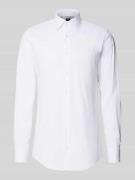 BOSS Slim Fit Businesshemd mit extra langem Arm in Weiss, Größe 39L