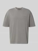 Pegador Oversized T-Shirt mit Label-Stitching in Mittelgrau, Größe L