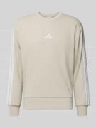 adidas Sportswear Sweatshirt mit Label-Stitching in Offwhite, Größe L