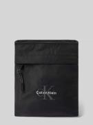 CK Calvin Klein Crossbody Bag mit Label-Stitching in BLACK, Größe 1