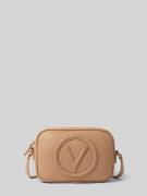 VALENTINO BAGS Camera Bag mit Logo-Detail Modell 'Covent' in Beige, Gr...