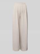 Christian Berg Woman Wide Fit Stoffhose mit gelegten Falten in Ecru Me...