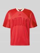 adidas Sportswear Regular Fit Sport T-Shirt mit Label Print in Rot, Gr...