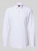HUGO Slim Fit Businesshemd mit Kentkragen Modell 'KENNO' in Weiss, Grö...