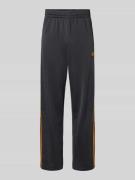 adidas Originals Relaxed Fit Sweatpants mit Label-Streifen Modell 'FIR...
