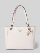 Guess Handtasche mit Label-Applikation Modell 'NOELLE II' in Offwhite,...