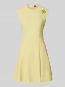 HUGO Figurumspielendes Freizeitkleid mit Brosche aus Metall Modell 'KI...