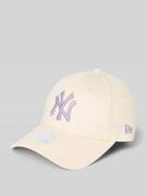 New Era Base Cap mit Motiv-Stitching in Offwhite, Größe 1