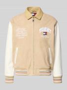 Tommy Jeans Relaxed Fit College-Jacke aus echtem Leder in Beige, Größe...