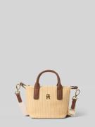 Tommy Hilfiger Henkeltasche mit Flechtoptik in Sand, Größe 1