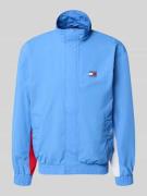 Tommy Jeans Regular Fit Blouson mit Logo-Stitching in Hellblau, Größe ...