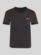 adidas Originals T-Shirt mit Label Stitching aus Baumwoll-Mix in Anthr...