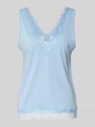 FREE/QUENT Regular Fit Top mit Spitzenbesatz Modell 'Bicco' in Hellbla...