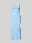 Bardot Slim Fit Midikleid mit floralem Allover-Spitzenbesatz in Hellbl...