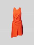 Victoria Beckham Knielanges Kleid mit Rundhalsausschnitt in Rot, Größe...