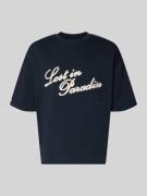 REVIEW T-Shirt mit Logo- und Statement-Stitching in Marine, Größe L