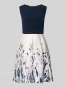 Christian Berg Cocktail Knielanges Cocktailkleid mit U-Boot-Ausschnitt...