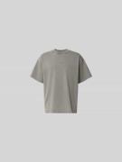 WON HUNDRED Relaxed Fit T-Shirt mit Logo-Stitching in Mittelgrau, Größ...
