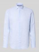 Christian Berg Men Regular Fit Leinenhemd mit Kentkragen in Hellblau, ...