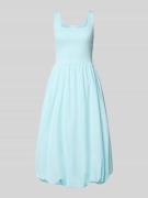Rich & Royal Knielanges Bubble Kleid mit Karree-Ausschnitt in Hellblau...