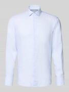 Christian Berg Men Regular Fit Leinenhemd mit Kentkragen in Hellblau, ...