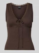 Gina Tricot Trägertop in Ripp-Optik mit Spitzenbesatz in Hazel, Größe ...