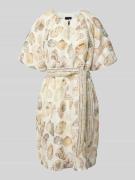 Marc Cain Knielanges Kleid aus Viskose mit Bindegürtel in Offwhite, Gr...