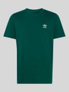 adidas Originals Regular Fit T-Shirt mit Logo-Detail in Dunkelgruen, G...
