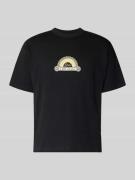 Jack & Jones T-Shirt mit Label-Print und Rundhalsausschnitt in Black, ...
