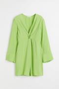 H&M Kleid mit Knotendetail Limegrün, Alltagskleider in Größe XS. Farbe...