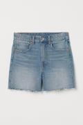 H&M Slim High Denim Shorts Hellblau in Größe 38. Farbe: Light denim bl...