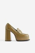 H&M Plateau-Loafer mit Absatz Khakigrün, Heels in Größe 42. Farbe: Kha...