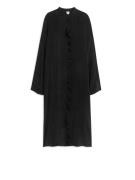 Arket Rüschenkleid Schwarz, Alltagskleider in Größe 36. Farbe: Black