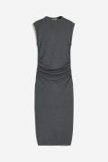 H&M Gerafftes Bodycon-Kleid Dunkelgraumeliert, Alltagskleider in Größe...