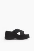 H&M Chunky Plateau-Sandalen Schwarz in Größe 40. Farbe: Black