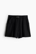 H&M Pull-on-Shorts mit Gürtel Schwarz in Größe XL. Farbe: Black